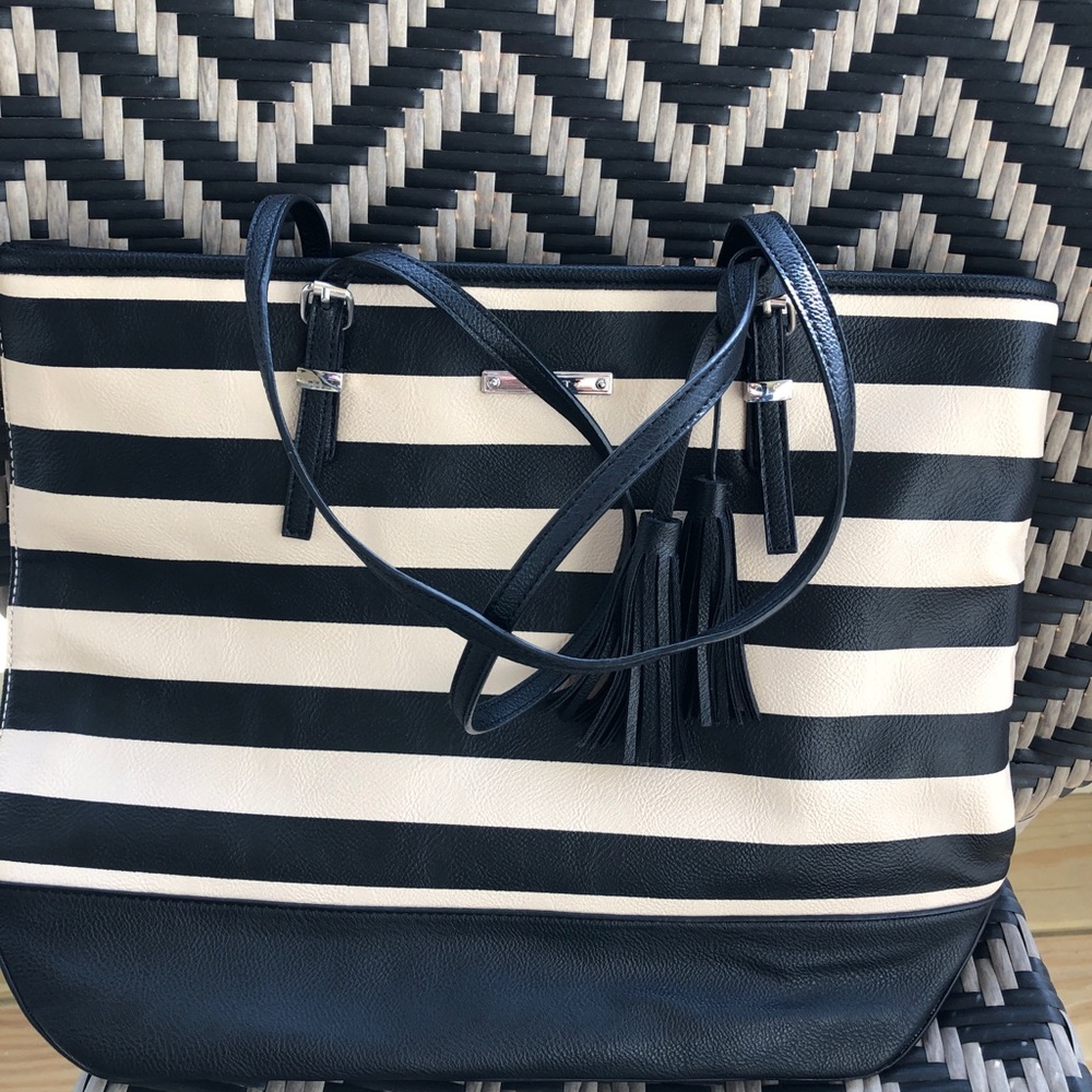 Nine West Black/Cream stripe bag